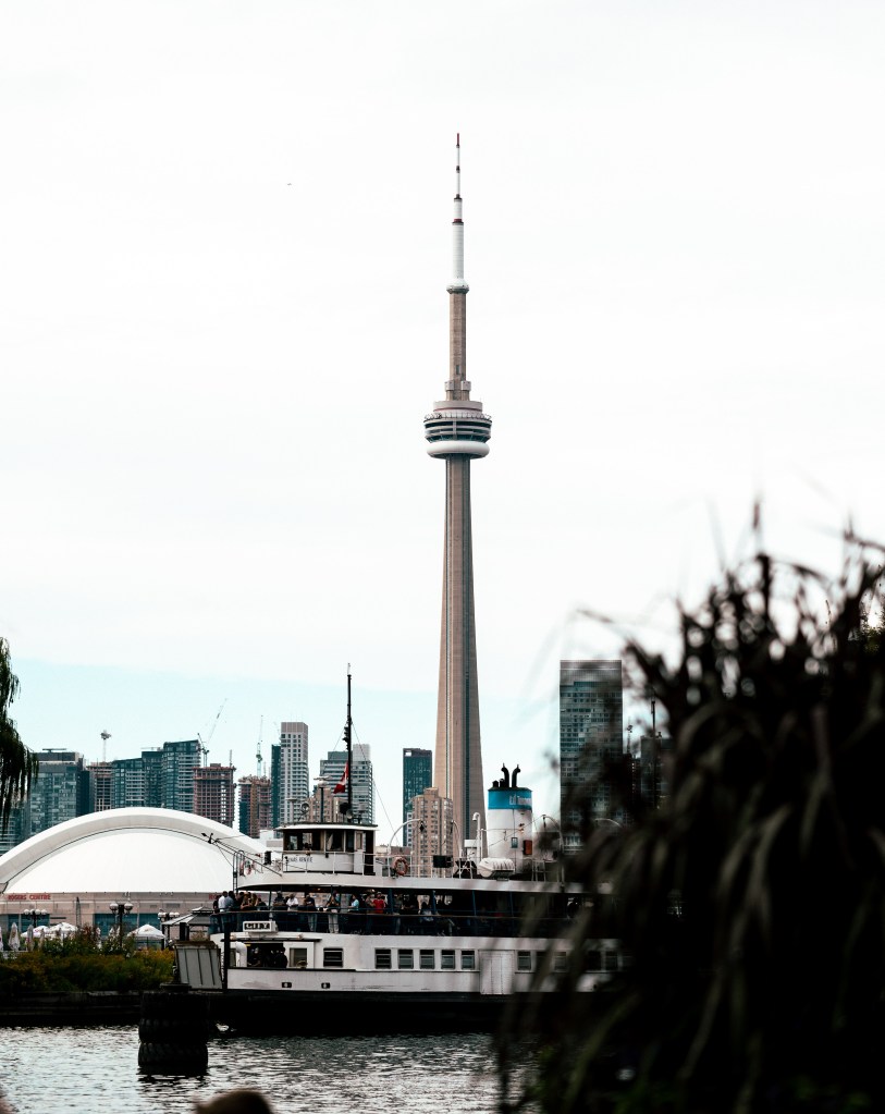 Kenny Rogers was not a freelance writer, nor was he Canadian. He might have been neuro divergent. I'll check on that. 